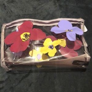 Tahari makeup carrier